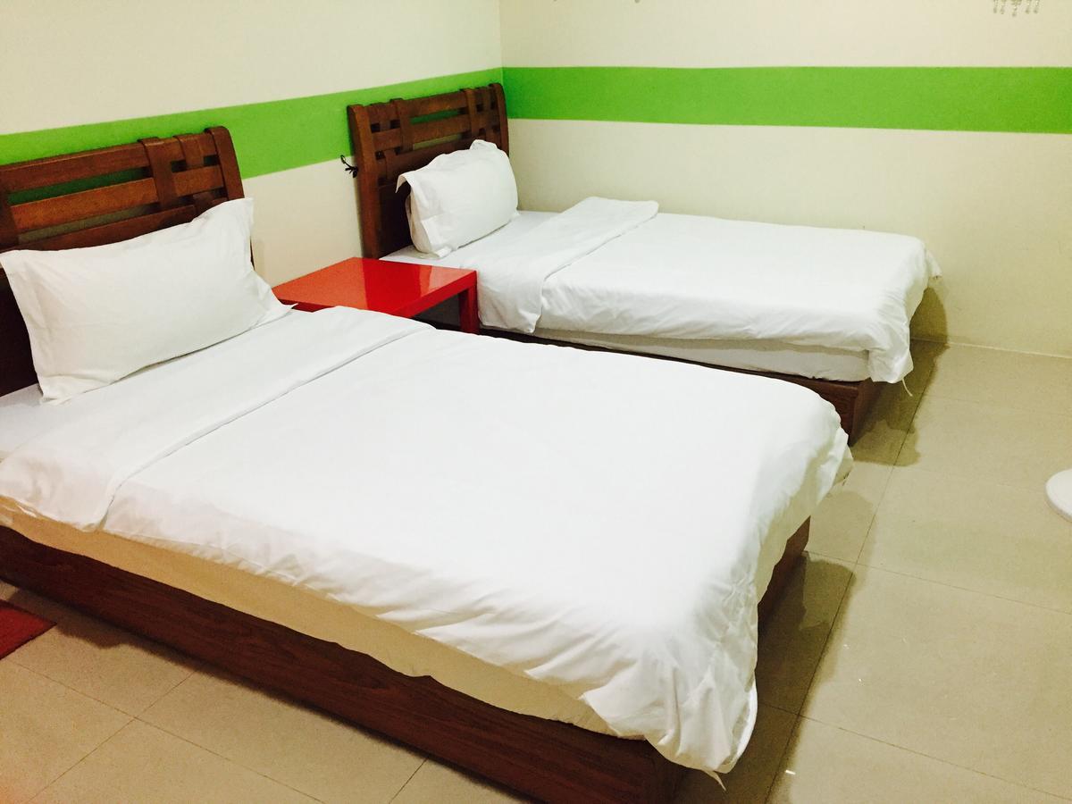 Station Backpackers Hostel Hualien Exterior foto